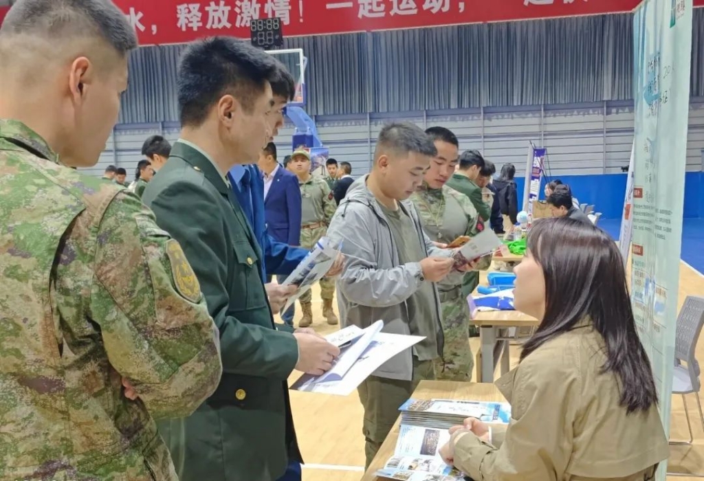 江陰舉辦2025年度自主就業(yè)退役軍人春季專場招聘會